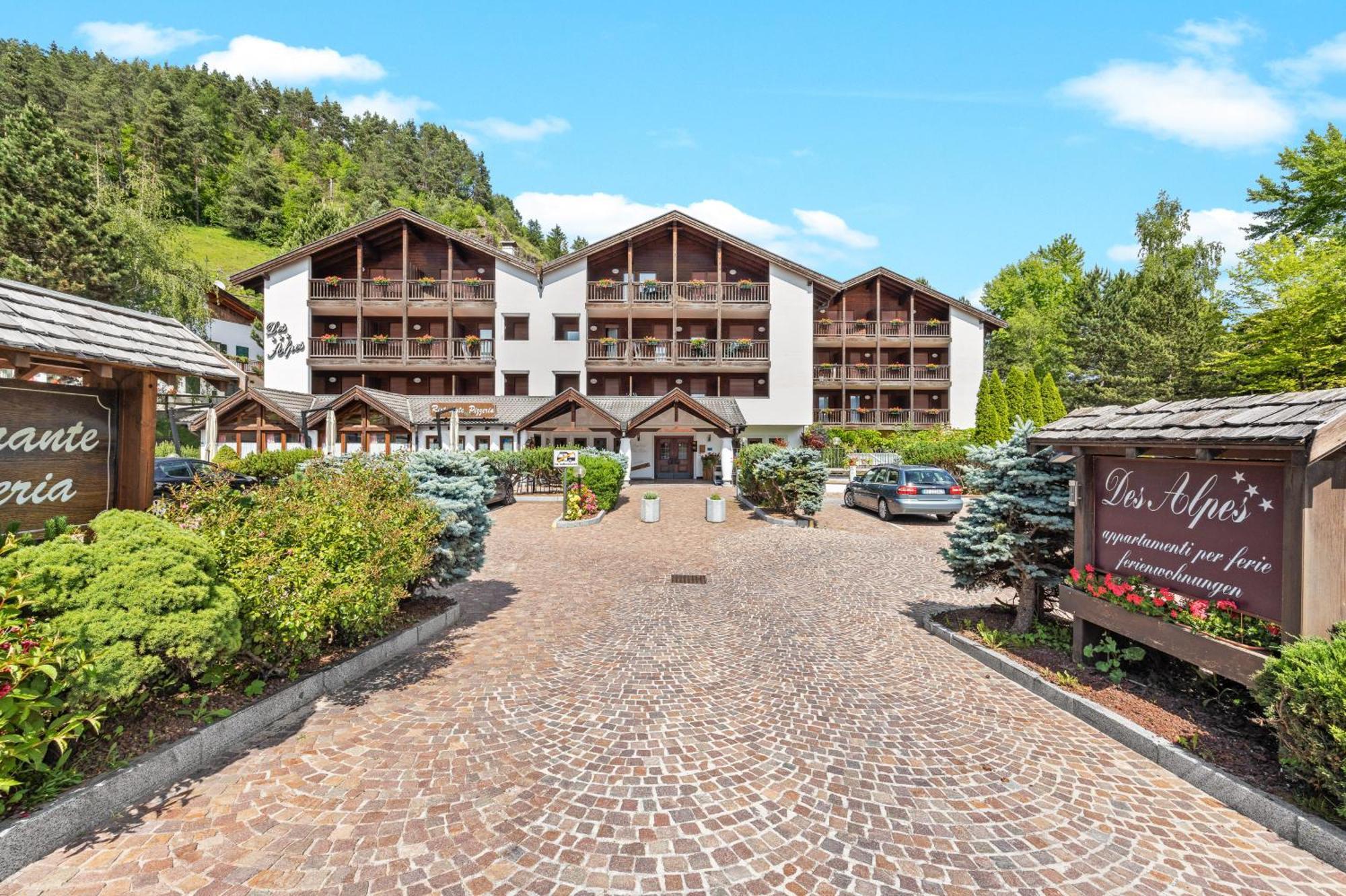 Aparthotel Des Alpes Cavalese Exterior foto