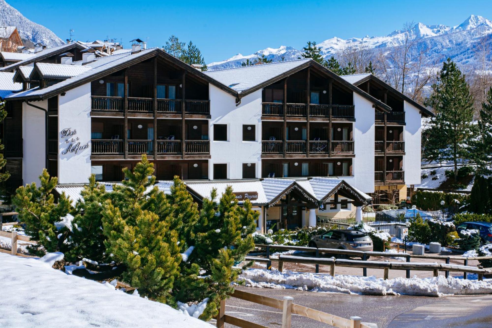 Aparthotel Des Alpes Cavalese Exterior foto