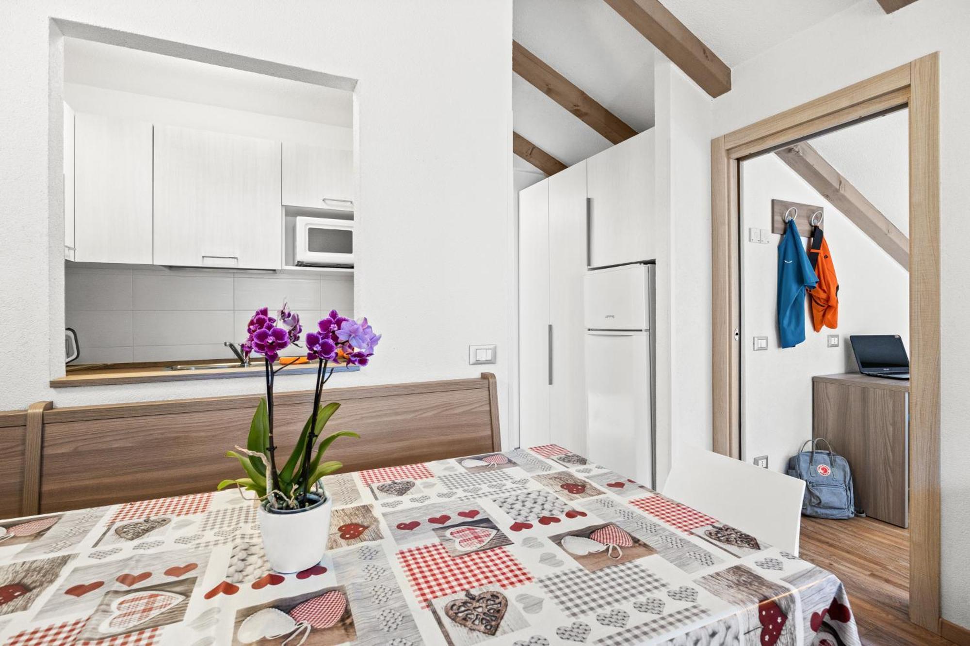 Aparthotel Des Alpes Cavalese Habitación foto