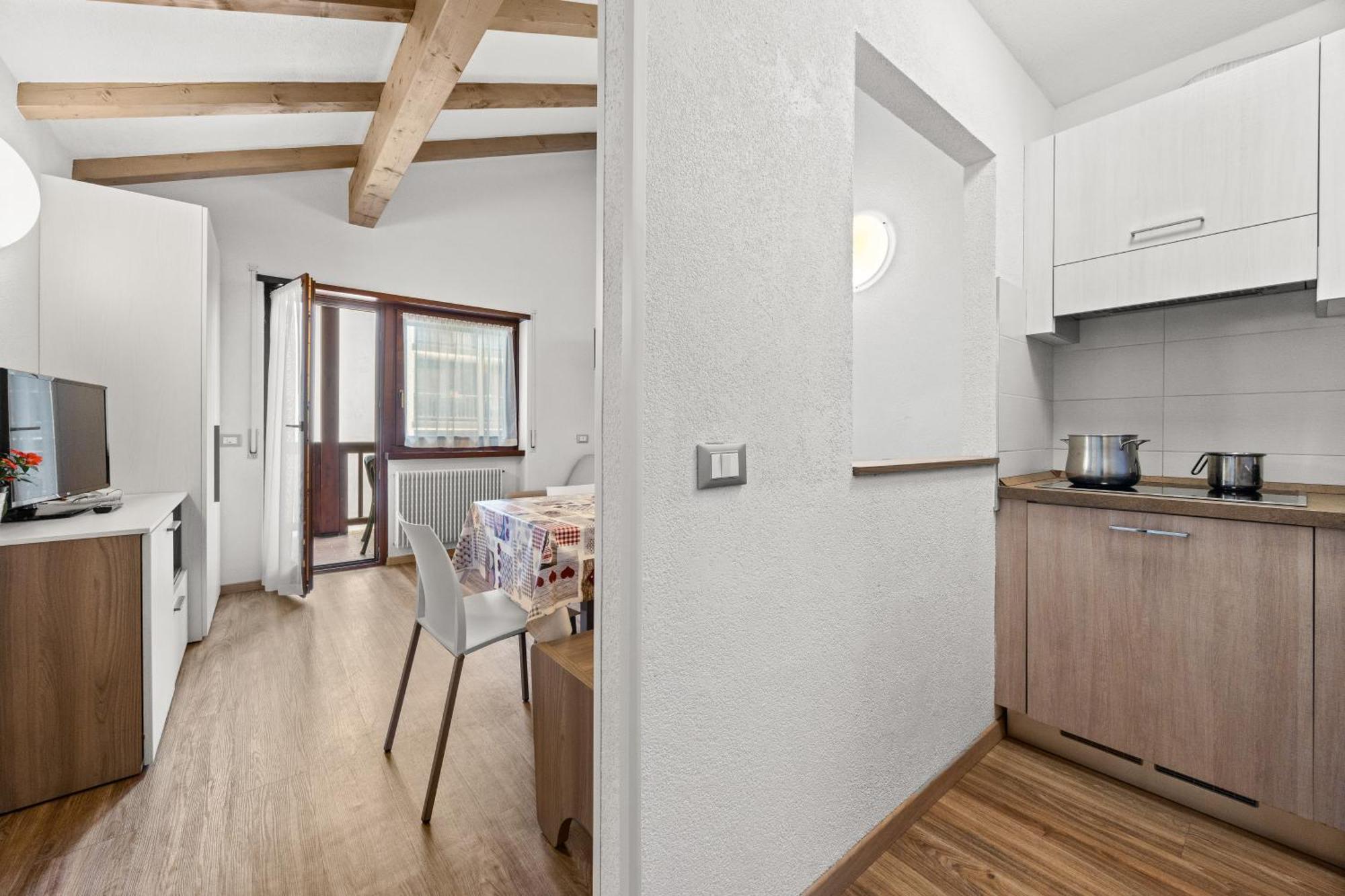 Aparthotel Des Alpes Cavalese Habitación foto